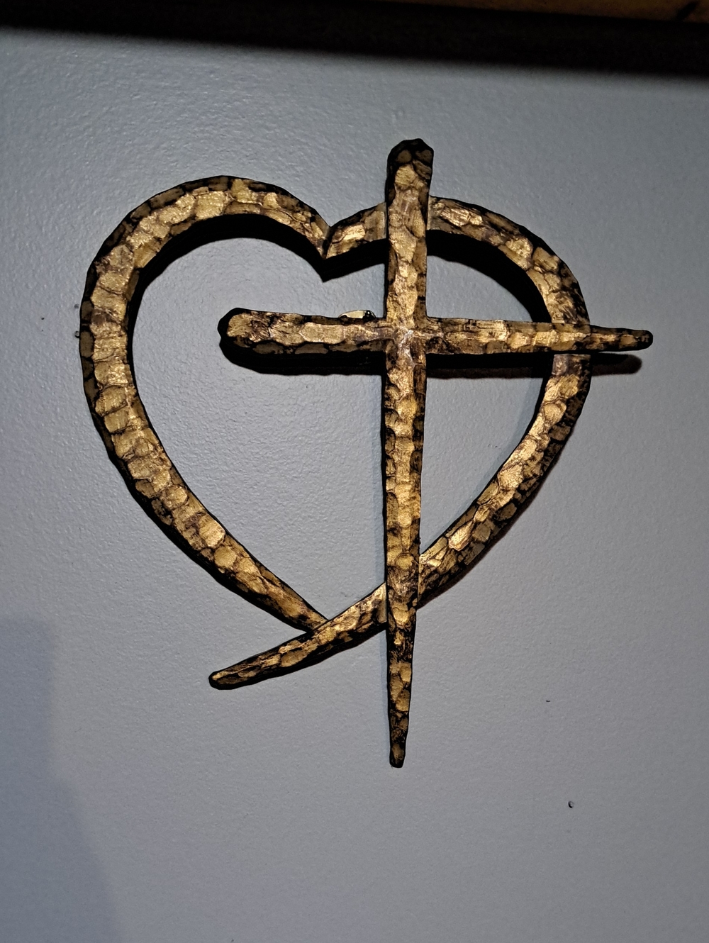 13.5-inch resin Dicksons "Cross My Heart" Wall Cross
